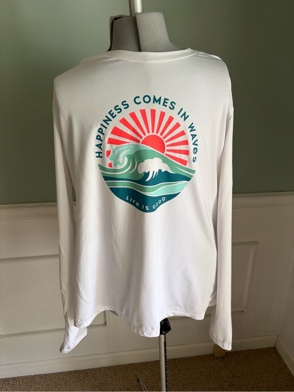 Life Is Good White Active Women's Long Sleeve Sun Crusher Tee - Size L